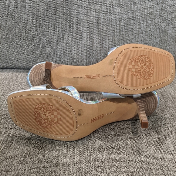 NWOB Vince Camuto Sariss Silver Iridescent Holographic Square Toe Sandals Size 7 - Picture 7 of 8